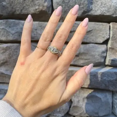 Nail Lacquer in French Lace