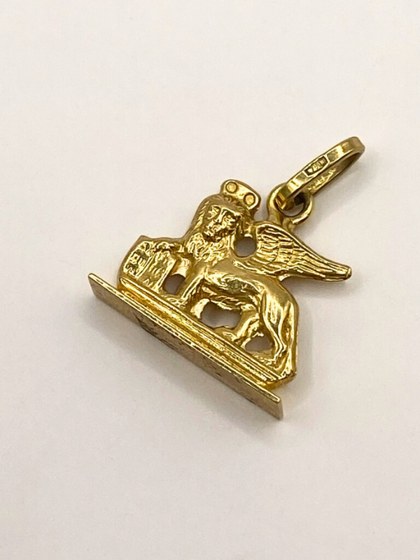 18k Gold Griffin Charm