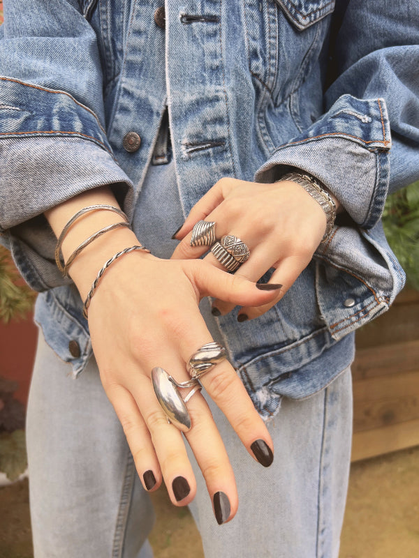 Ribbed Brutalist Band