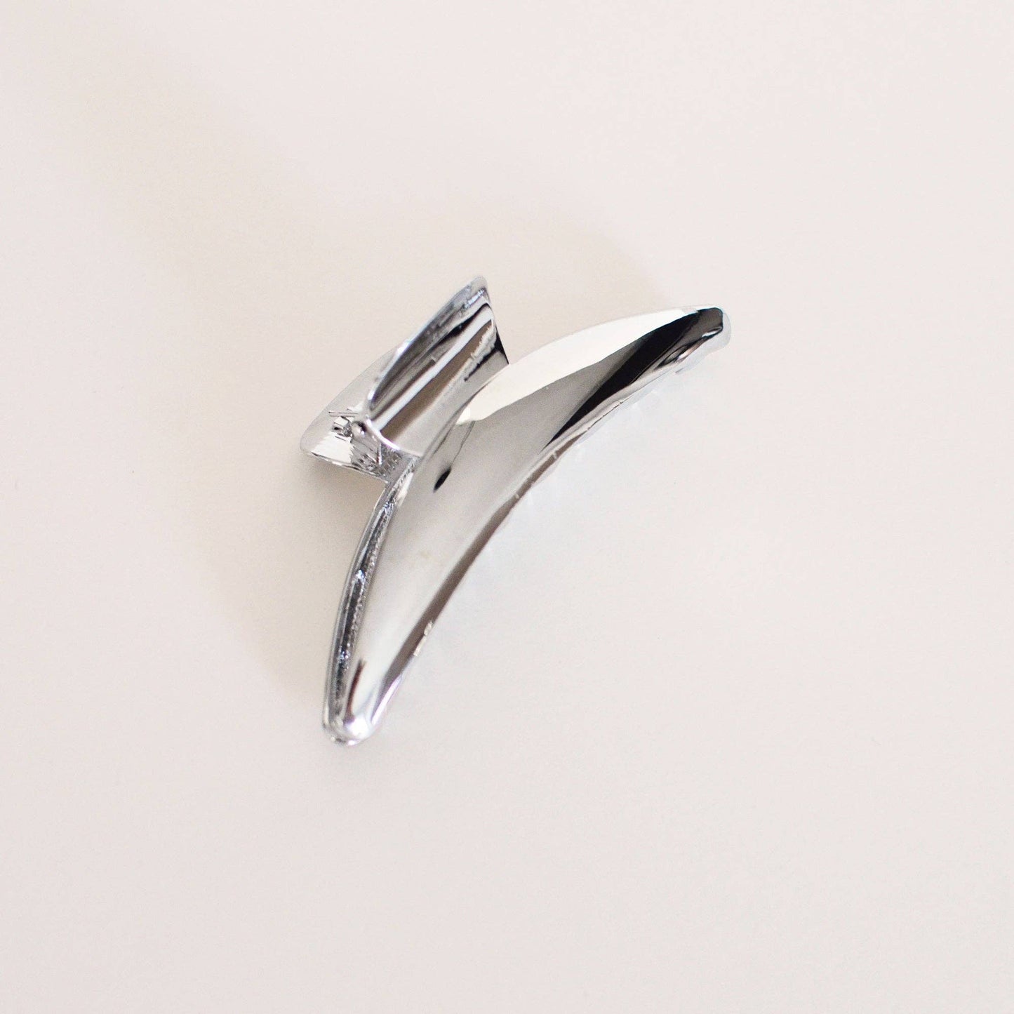 Luna Arc Metal Hair Claw Clip – Silver