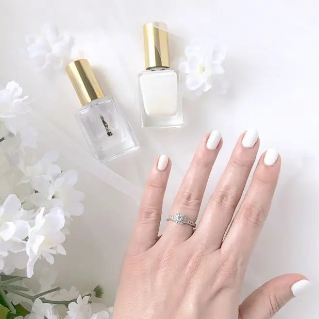 Nail Lacquer in Lily of the Valley