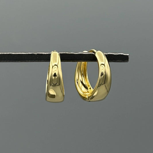 Gold Medium Tapered Clicker Hoops