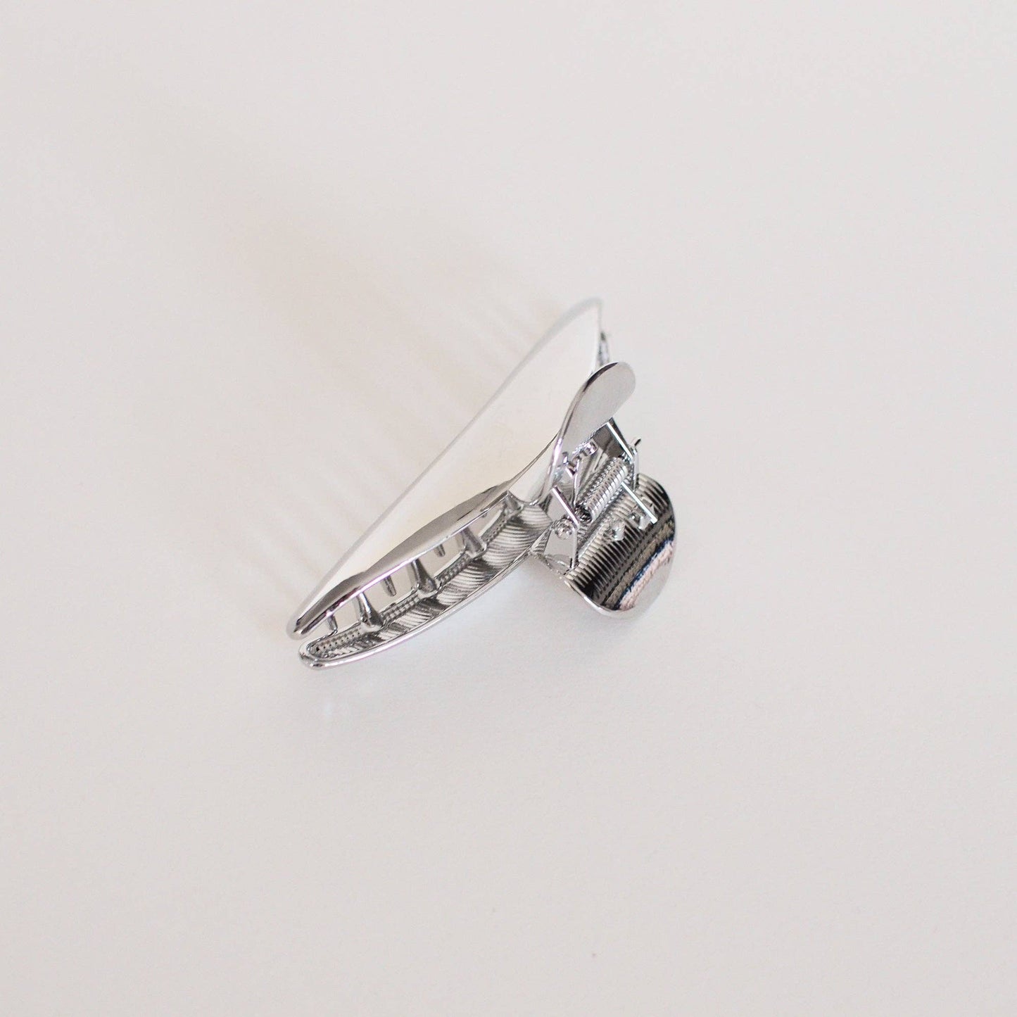 Luna Arc Metal Hair Claw Clip – Silver