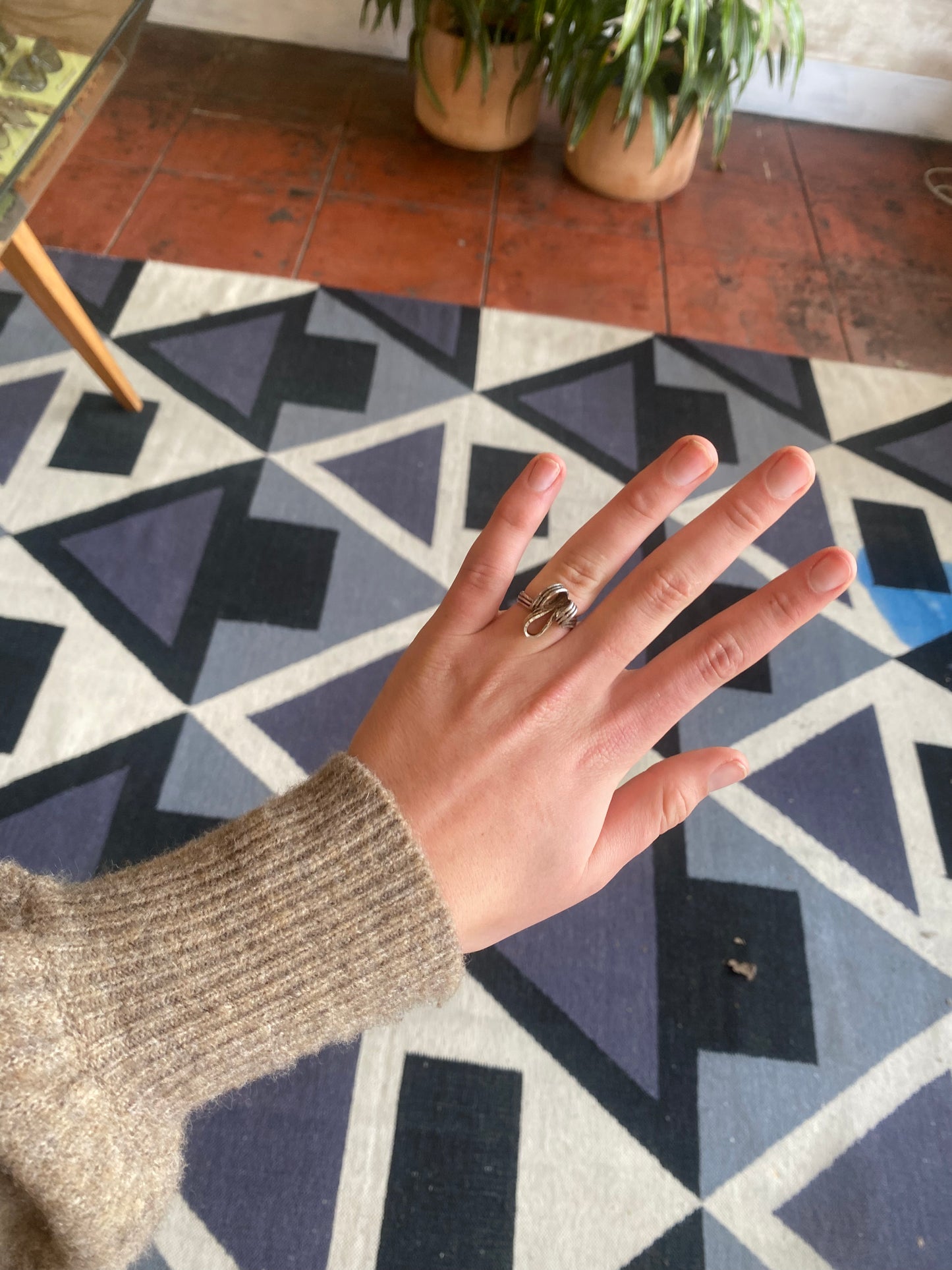 Dainty Ribbon Vintage Ring