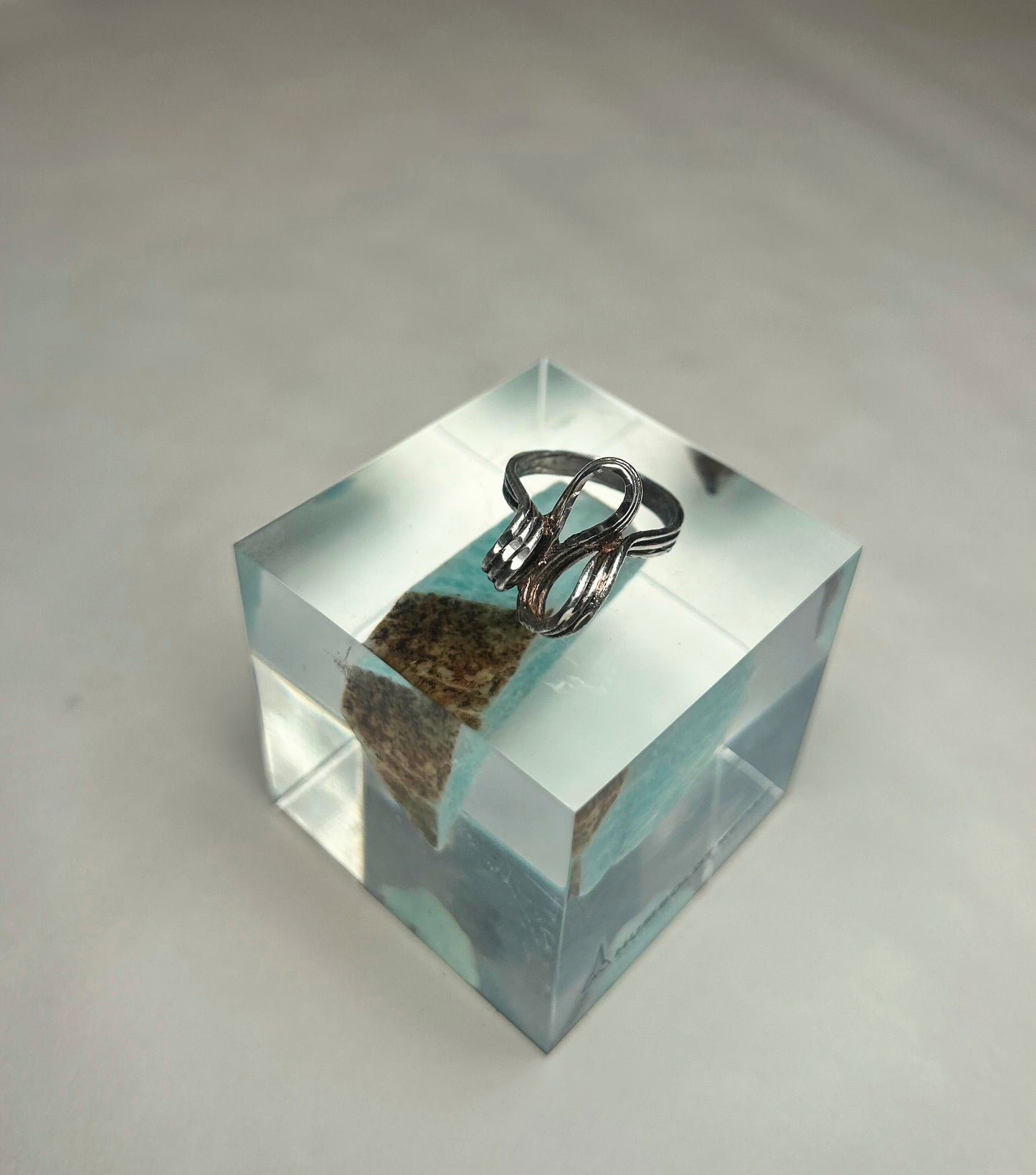 Dainty Ribbon Vintage Ring