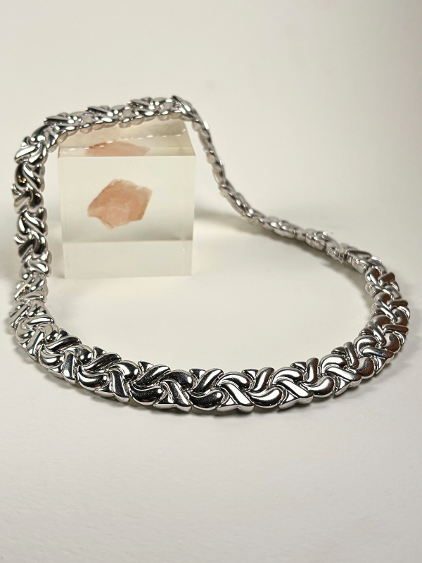 18K White Gold Collar Necklace