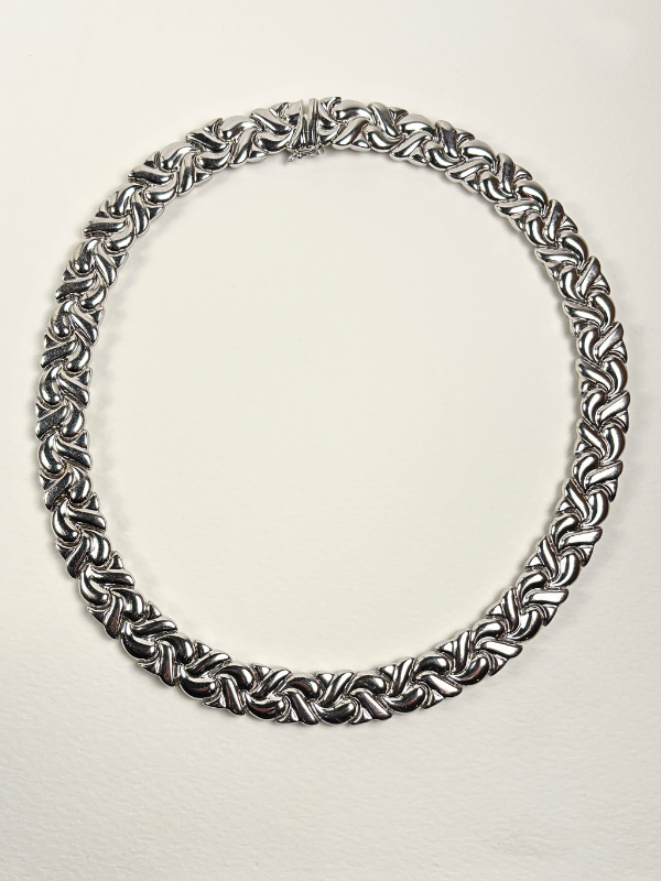 18K White Gold Collar Necklace