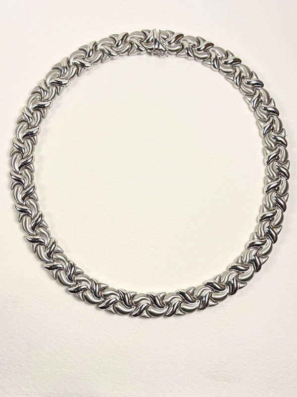 18K White Gold Collar Necklace